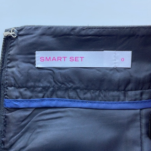 π3 for $25π Smart Set Mid-Length Flare Skirt - Picture 4 of 7